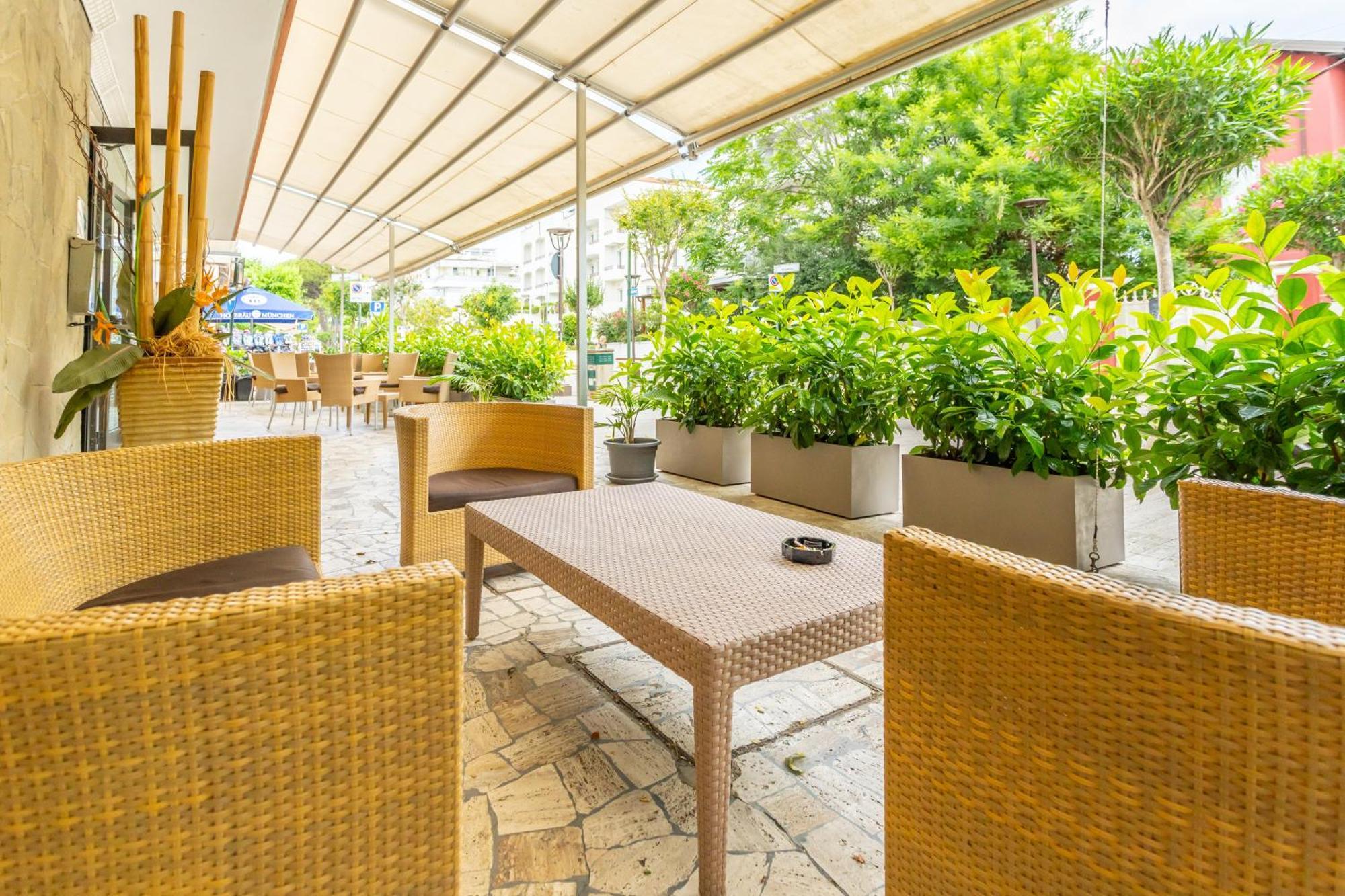 Hotel Selene - Vista Mare Riccione Exterior photo
